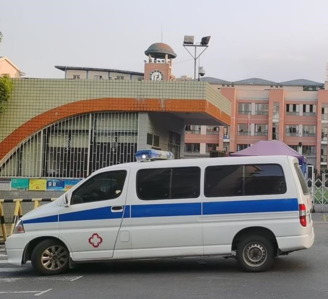 古浪救护车出租护送骨折病人一公里多少钱